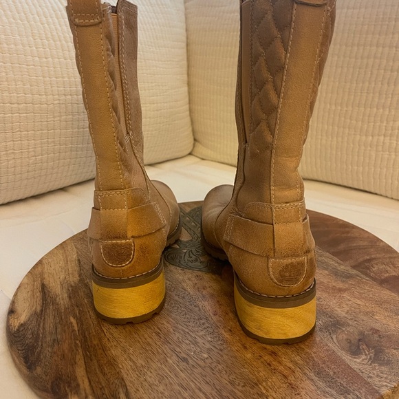 Timberland Women’s Earthkeepers Apley Mid Waterproof Boots. US 7 EUR 38 - Picture 5 of 9